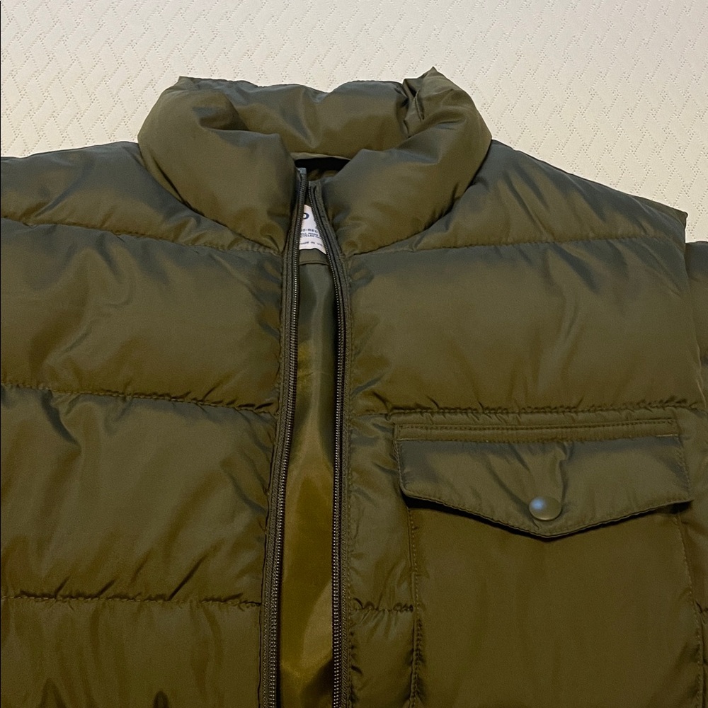 Old Navy Men's Puffer Vest